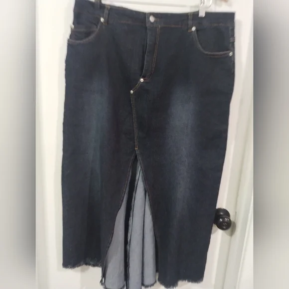 Women's Denim Skirt in Dark Blue - Picture 8 of 11